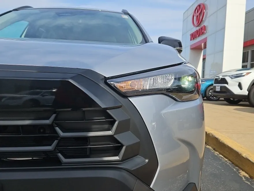 2026 Toyota Corolla Cross LE photo 1