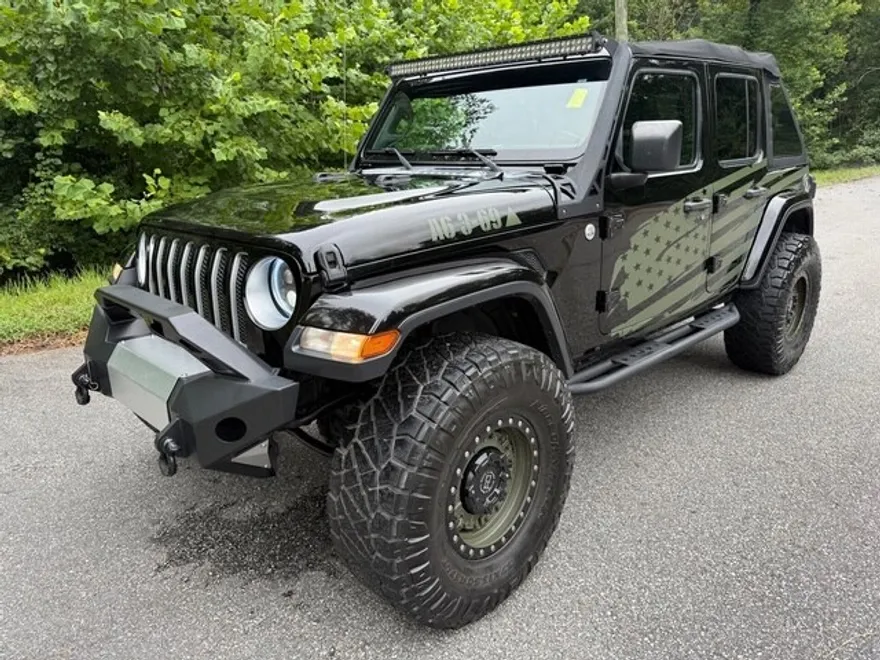 2020 Jeep Wrangler Unlimited Sahara photo 1