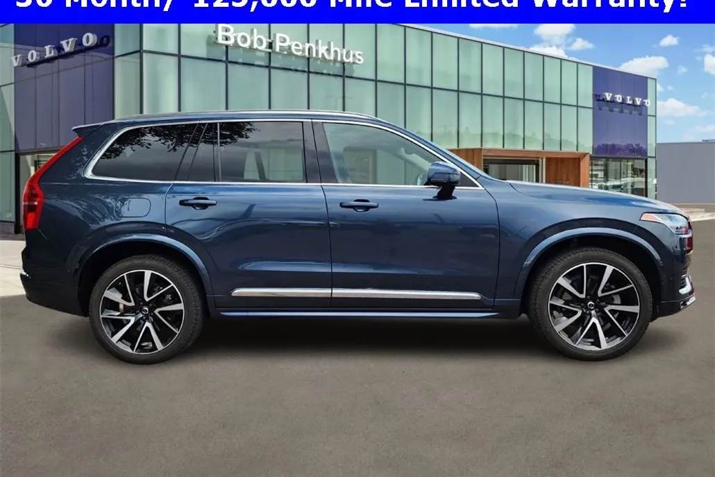 2023 Volvo XC90 B5 Plus photo 1