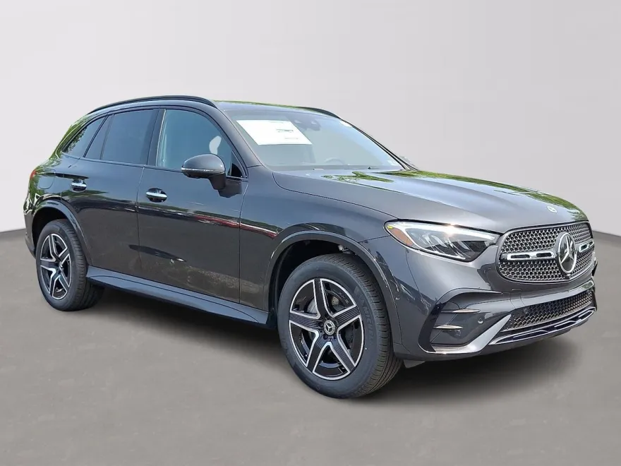 2025 Mercedes Benz GLC 300 4MATIC photo 1