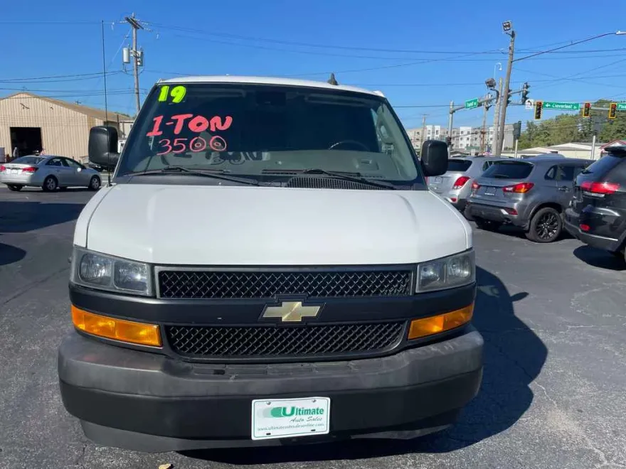 2019 Chevrolet Express 3500 Cargo photo 1