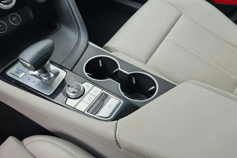 2023 Genesis G70 2.0T photo 1