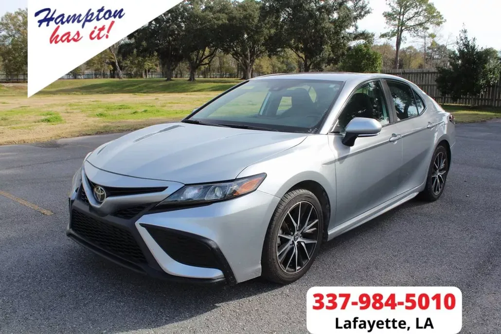 2023 Toyota Camry SE photo 1