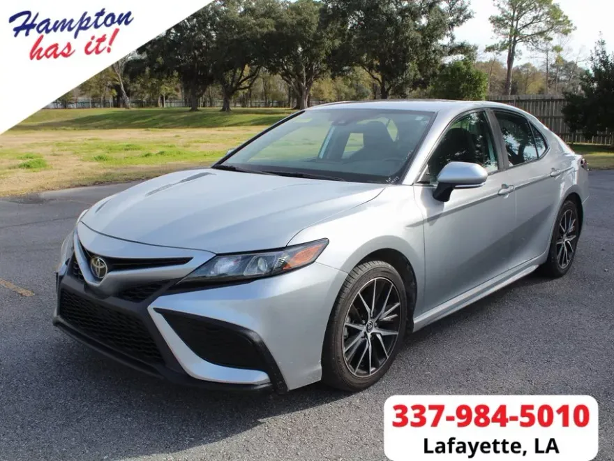 2023 Toyota Camry SE photo 1