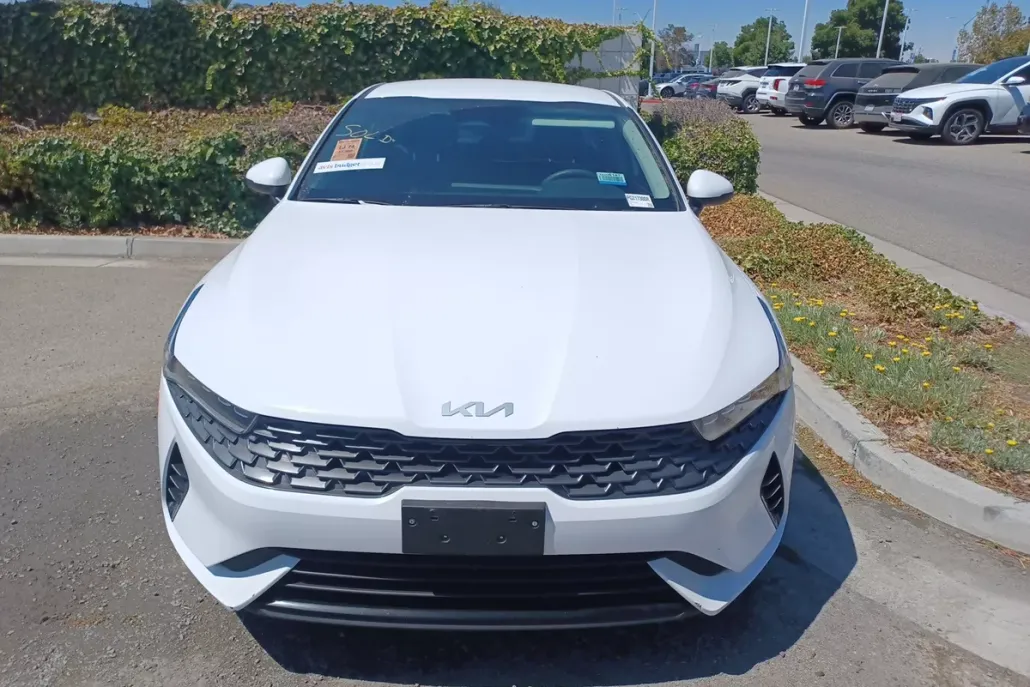 2023 Kia K5 LXS photo 1