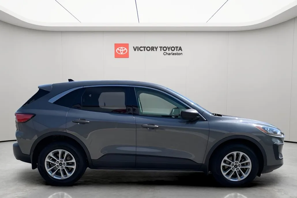2022 Ford Escape SE photo 1