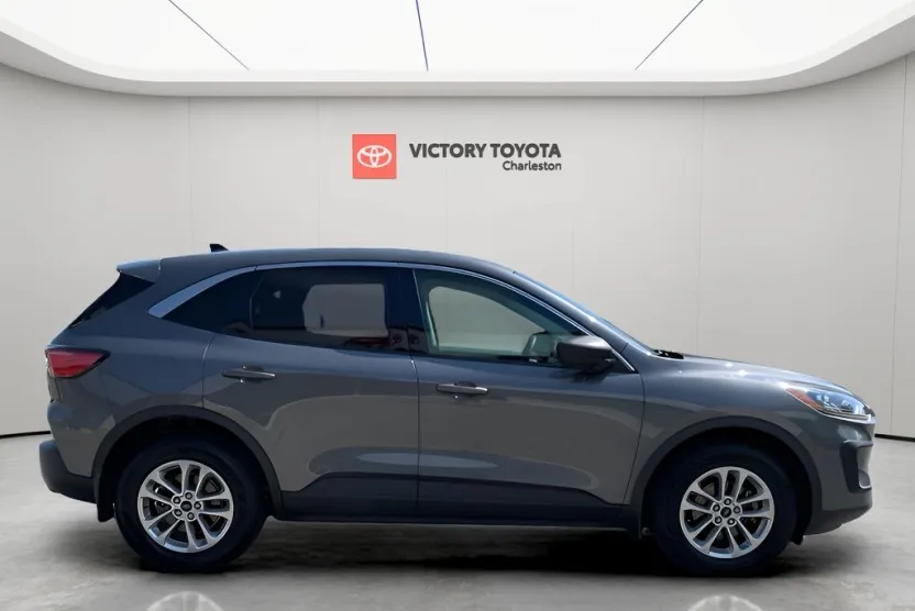 2022 Ford Escape SE photo 1