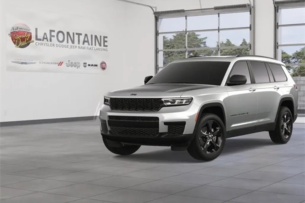 2025 Jeep Grand Cherokee Altitude photo 1