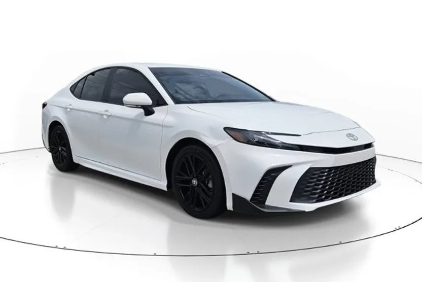 2025 Toyota Camry Base photo 1