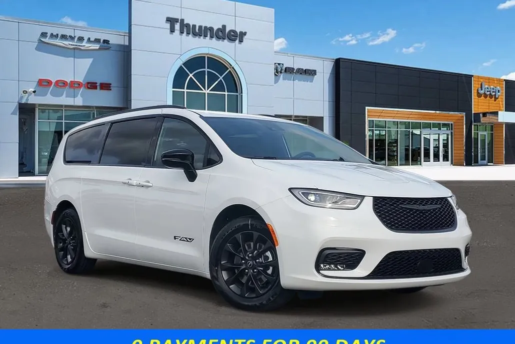 2025 Chrysler Pacifica photo 1