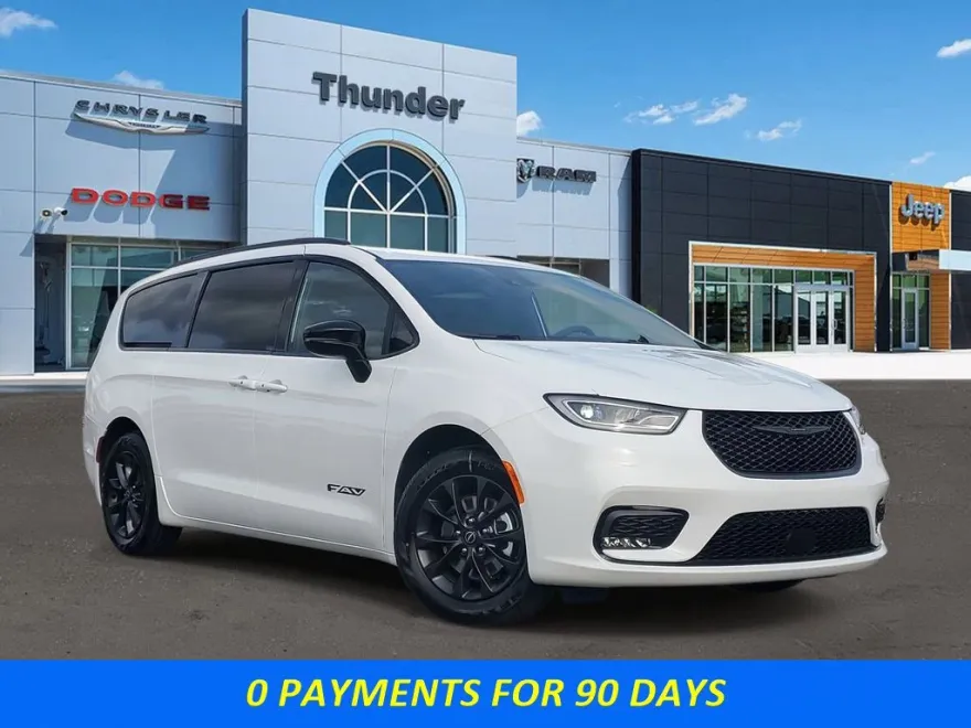 2025 Chrysler Pacifica photo 1