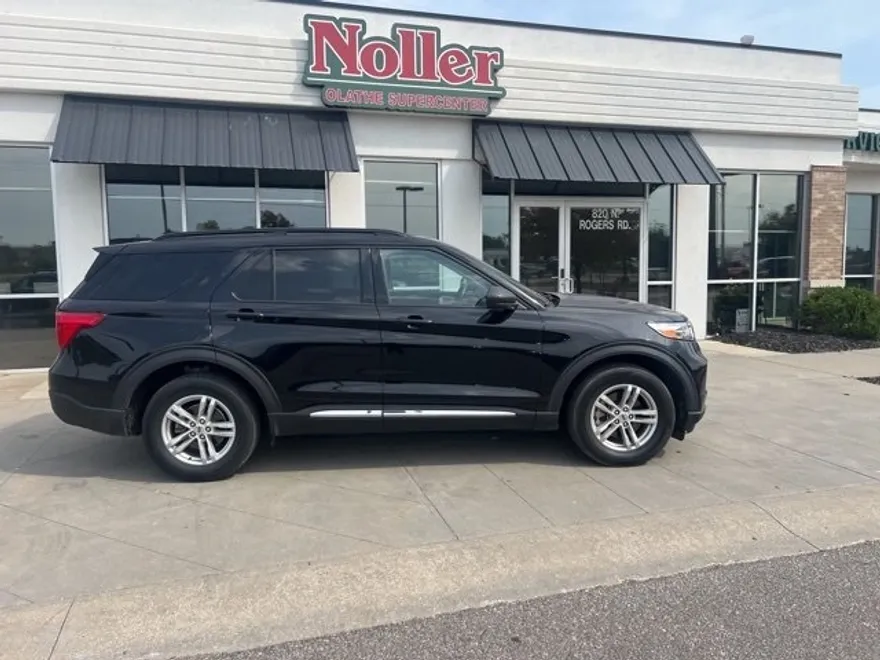 2021 Ford Explorer XLT photo 1