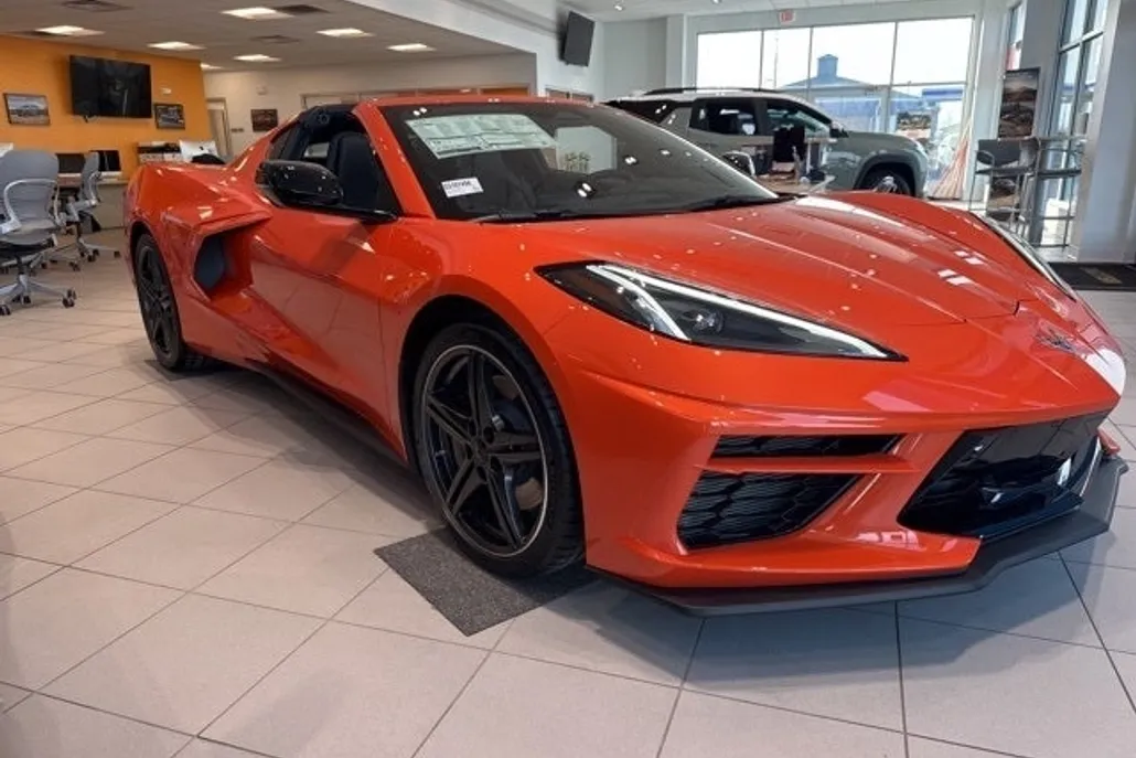 2025 Chevrolet Corvette Stingray 2LT photo 1