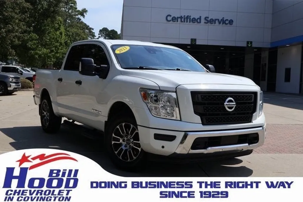 2023 Nissan Titan SV photo 1