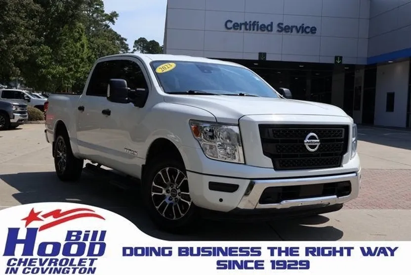 2023 Nissan Titan SV photo 1