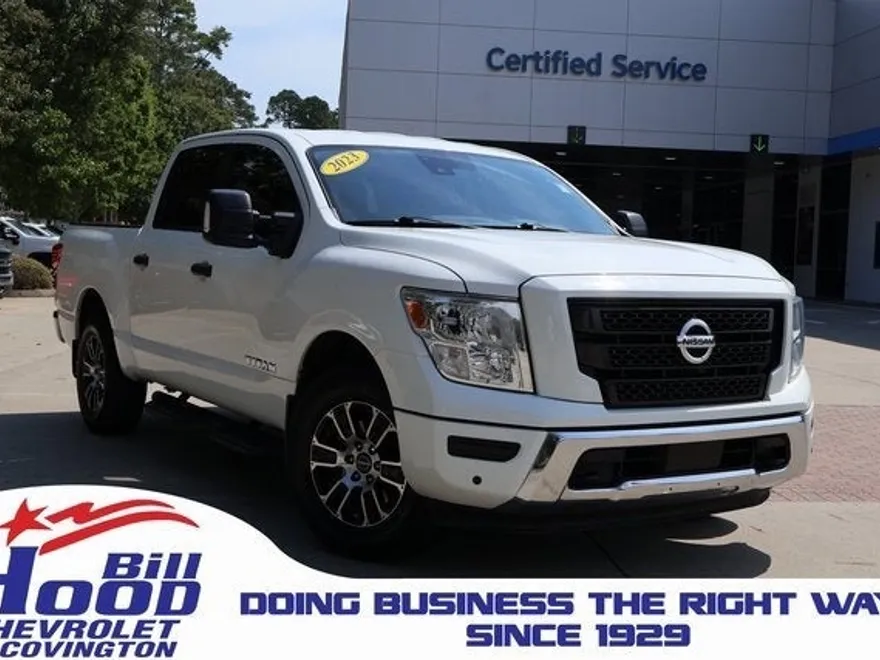 2023 Nissan Titan SV photo 1
