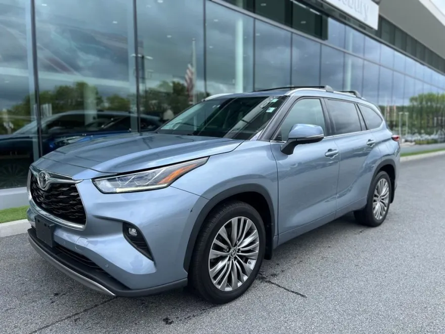 2022 Toyota Highlander Platinum photo 1