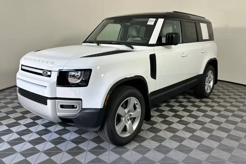 2025 Land Rover Defender 110 S photo 1