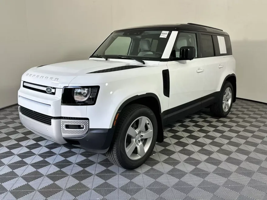 2025 Land Rover Defender 110 S photo 1