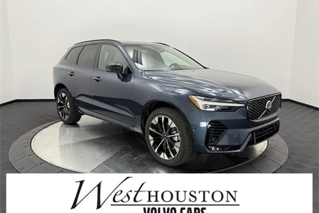 2026 Volvo XC40 B5 Plus photo 1
