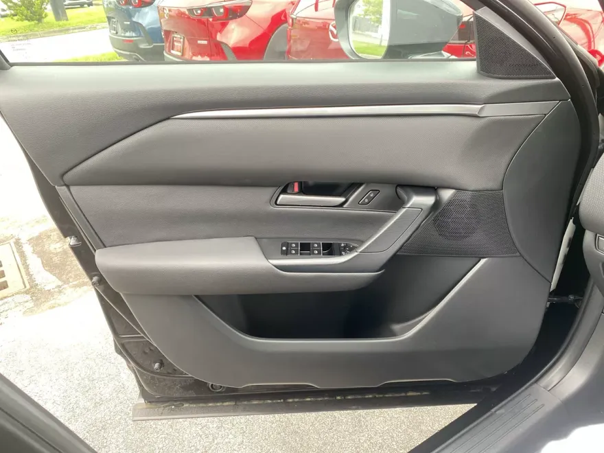 2025 Mazda CX-50 2.5 Select photo 1