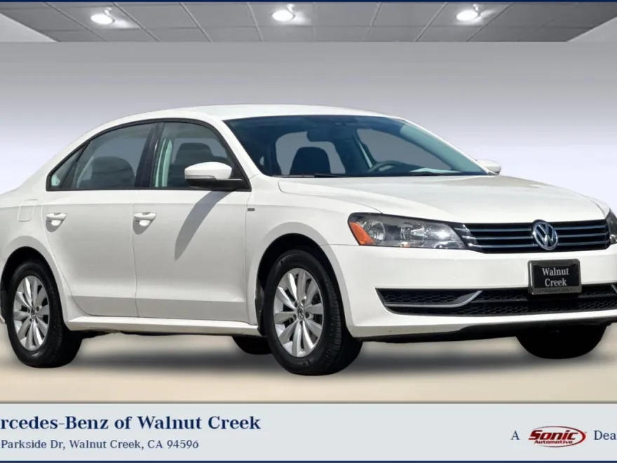 2015 Volkswagen Passat Limited photo 1