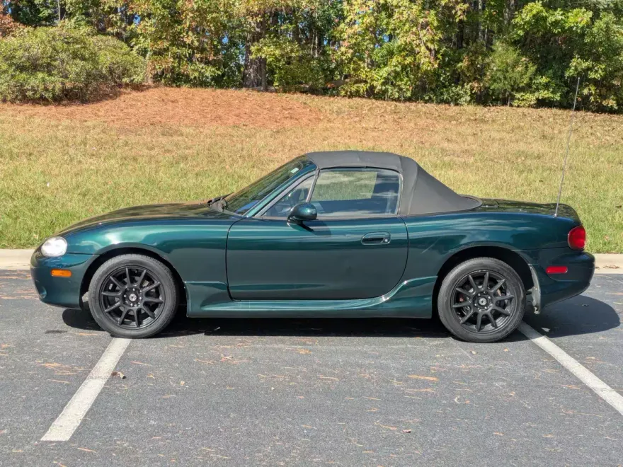 2002 Mazda MX-5 Miata Miata photo 1