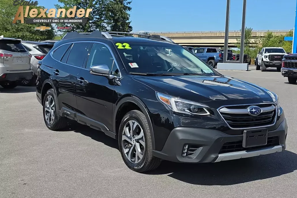 2022 Subaru Outback Touring photo 1