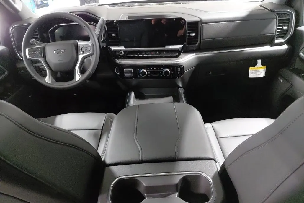 2026 Chevrolet Silverado 3500HD LTZ photo 1