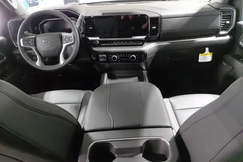 2026 Chevrolet Silverado 3500HD LTZ photo 1