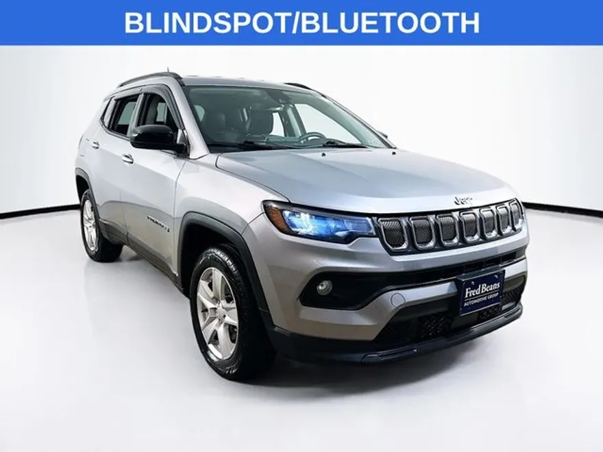 2022 Jeep Compass Latitude photo 1