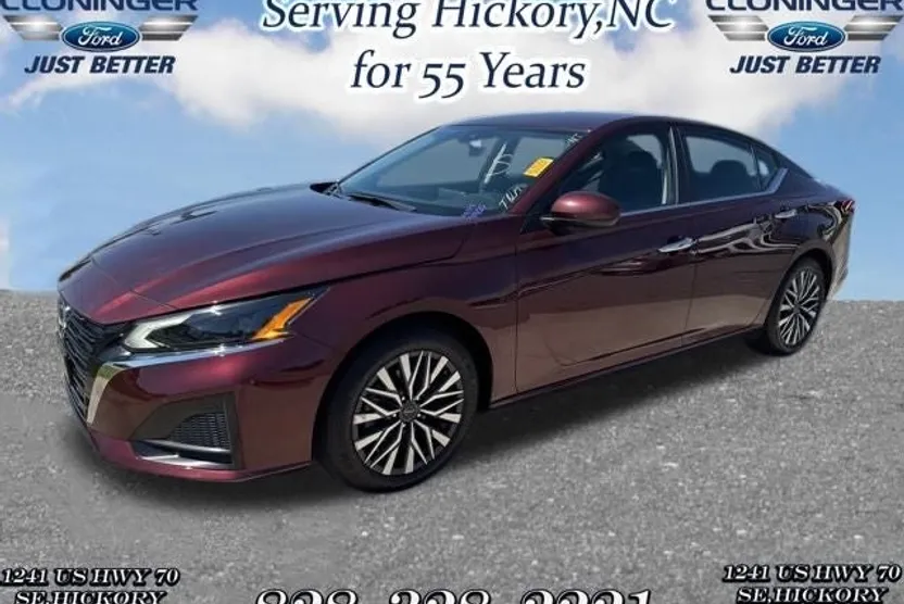 2023 Nissan Altima 2.5 SV photo 1