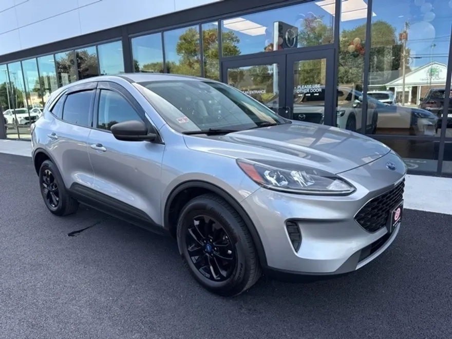 2022 Ford Escape SE photo 1