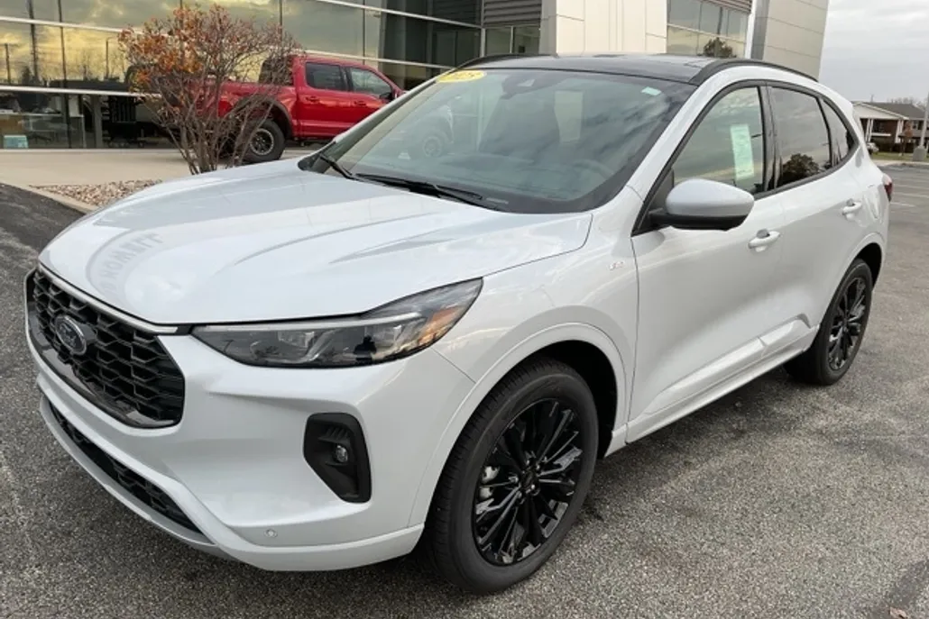 2025 Ford Escape Hybrid ST-Line Elite photo 1