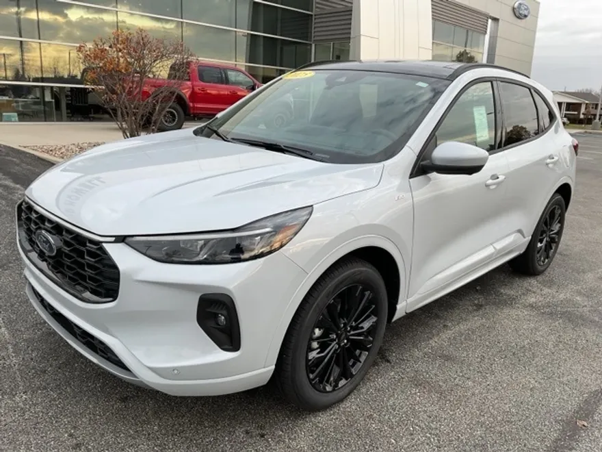 2025 Ford Escape Hybrid ST-Line Elite photo 1