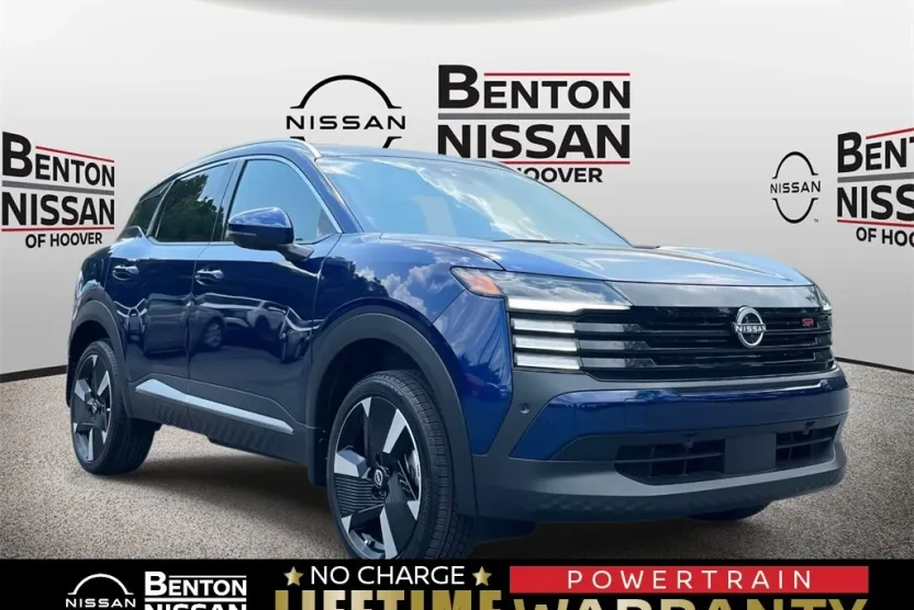 2025 Nissan Kicks SR photo 1