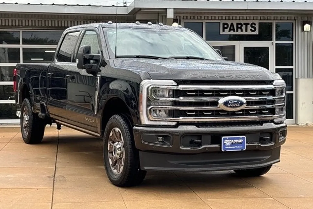 2024 Ford F-350 King Ranch photo 1