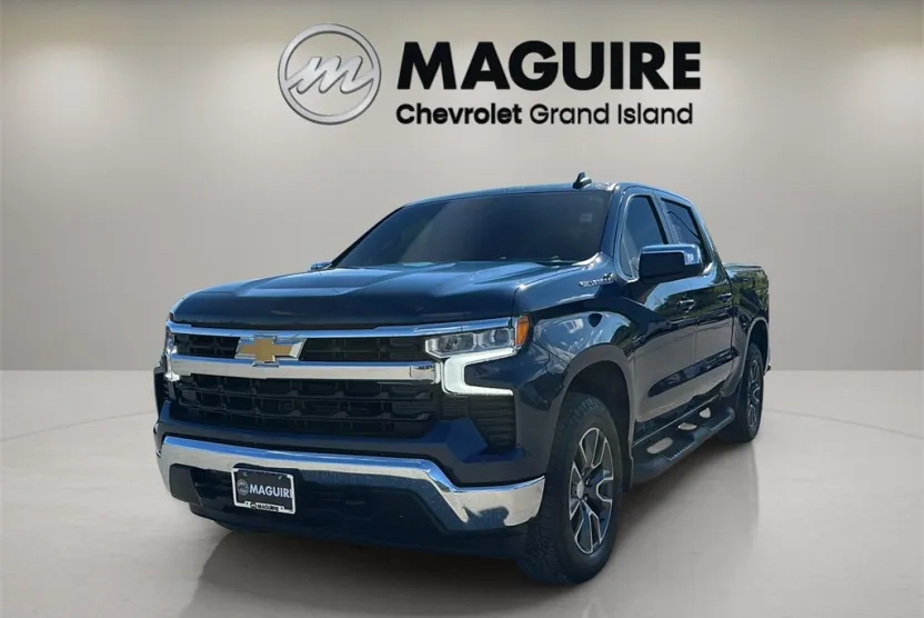 2022 Chevrolet Silverado 1500 LT photo 1