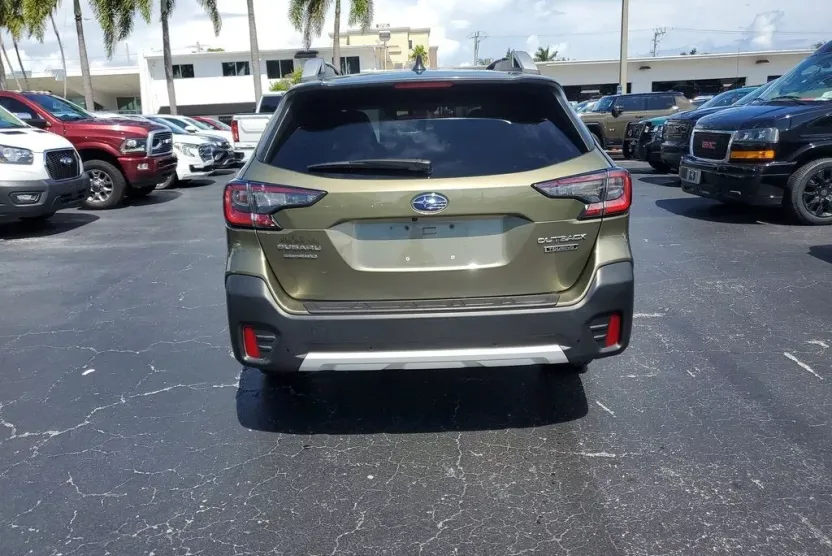 2020 Subaru Outback Touring photo 1