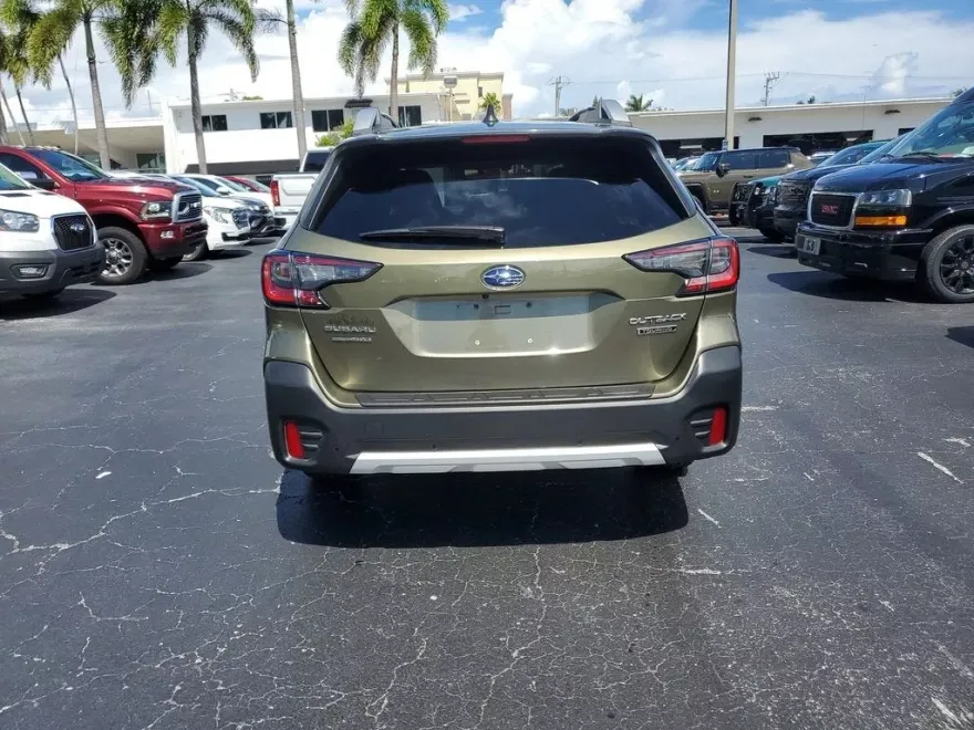 2020 Subaru Outback Touring photo 1