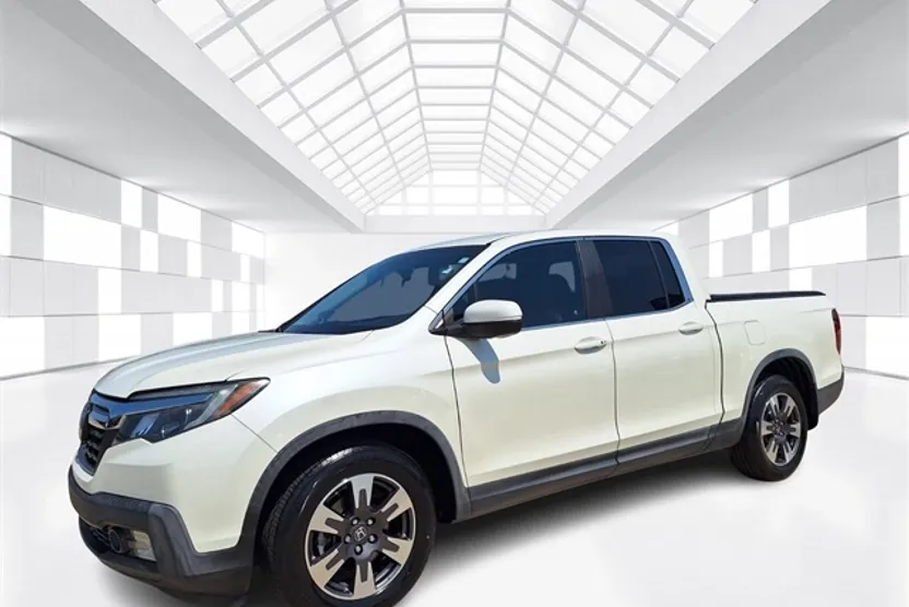 2017 Honda Ridgeline RTL-T photo 1
