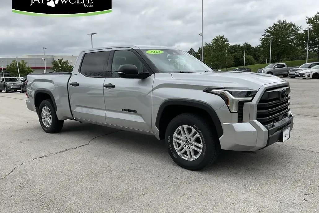2023 Toyota Tundra SR5 photo 1