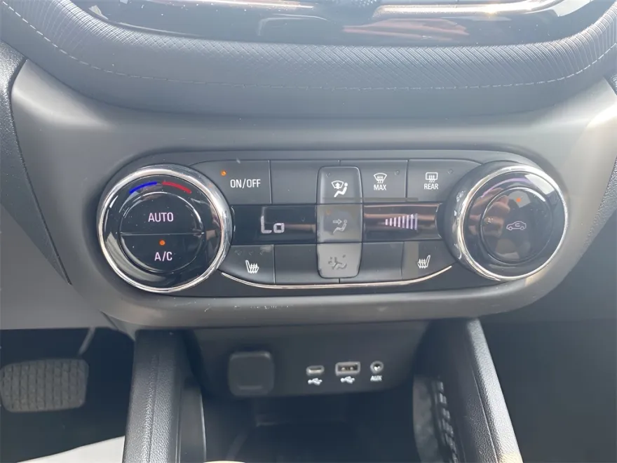 2021 Chevrolet Trailblazer LT photo 1