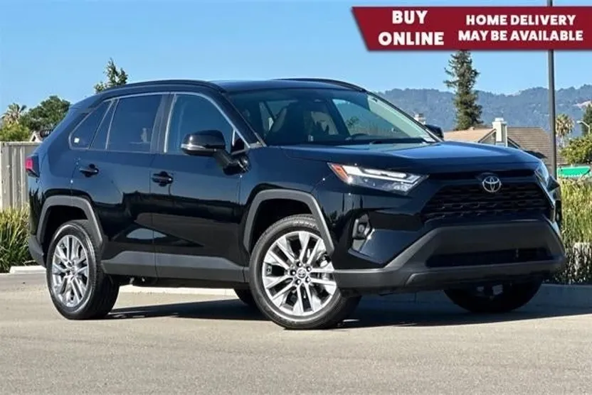 2023 Toyota RAV4 XLE Premium photo 1