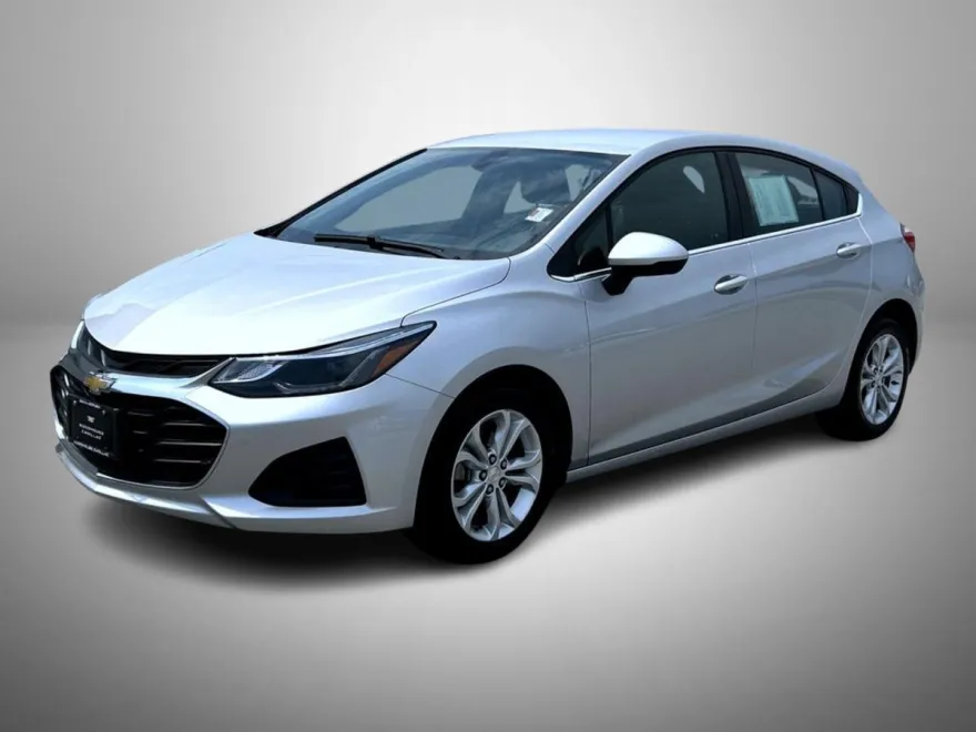 2019 Chevrolet Cruze LT photo 1