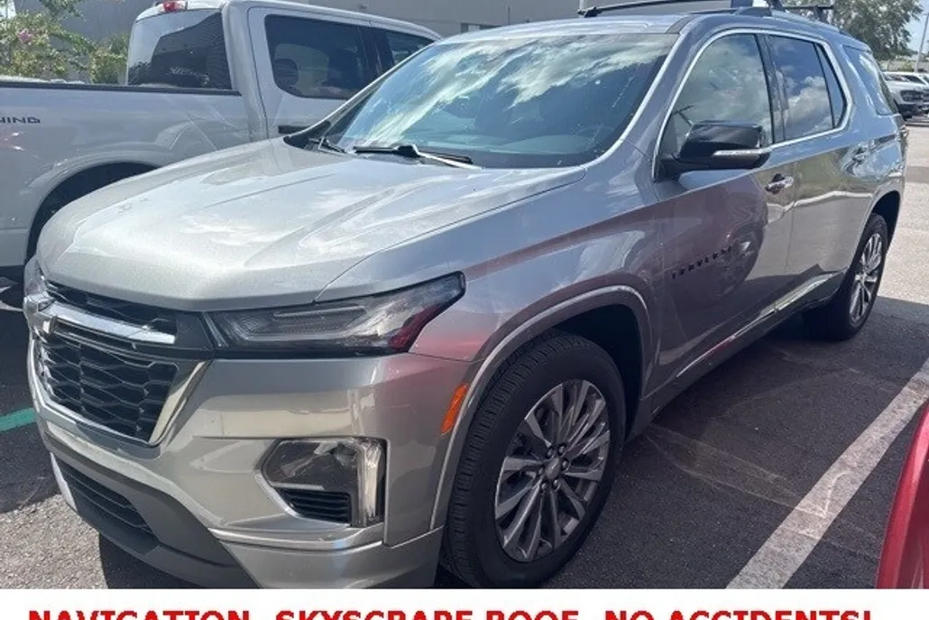 2023 Chevrolet Traverse Premier photo 1