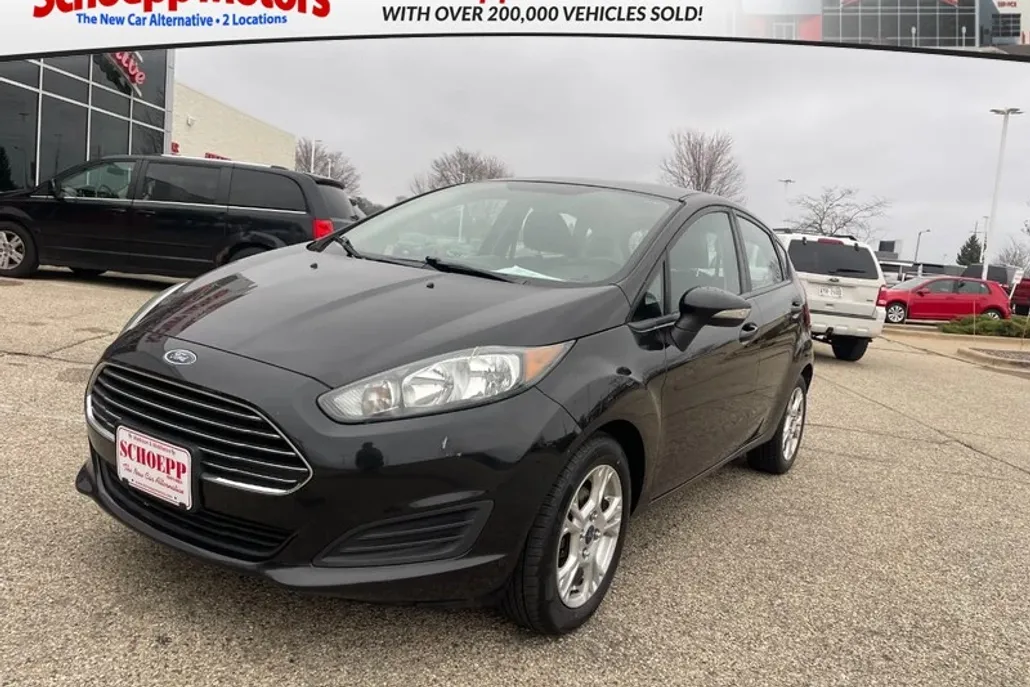 2015 Ford Fiesta SE photo 1