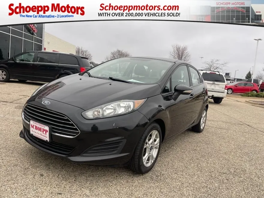 2015 Ford Fiesta SE photo 1