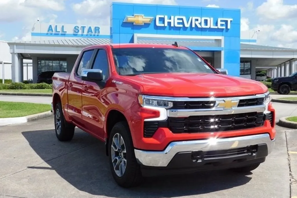 2026 Chevrolet Silverado 1500 LT photo 1