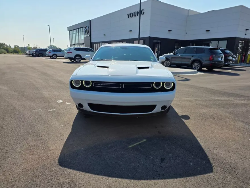 2023 Dodge Challenger SXT photo 1